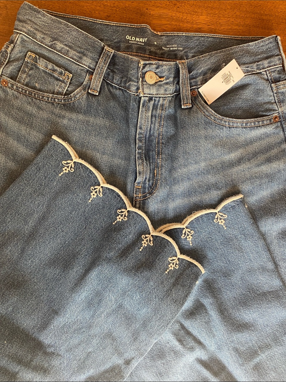 Old Navy Drapey Denim 6 High-Rise Baggy Wide Leg Blue Jeans Scalloped Embroidery